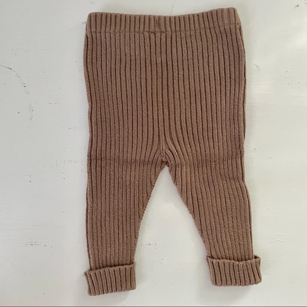 Hanna Andersson Ribbed Knit Leggings in Taupe